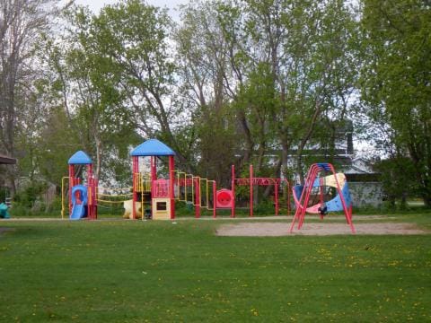 Playground in Finch