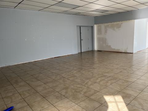 2nd interior view of 33 queen st